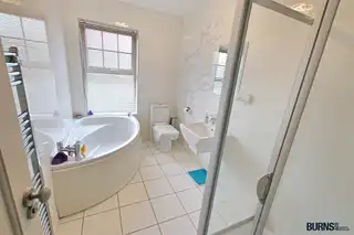 8 Hawthorne CrescentImage 17