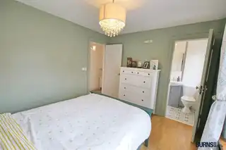 8 Hawthorne CrescentImage 12