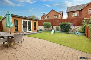 8 Hawthorne CrescentImage 26