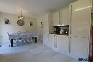 8 Hawthorne CrescentImage 9