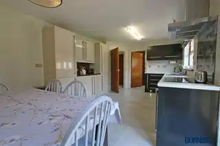 8 Hawthorne CrescentImage 8