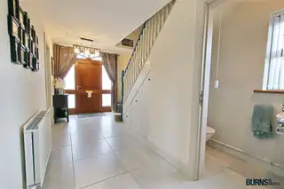 8 Hawthorne CrescentImage 5