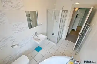 8 Hawthorne CrescentImage 18