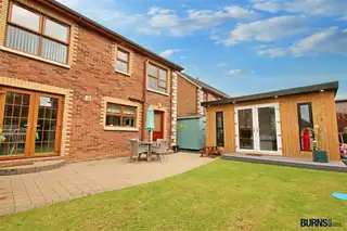 8 Hawthorne CrescentImage 25