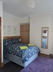 16 College GardensImage 3