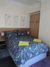 16 College GardensImage 2