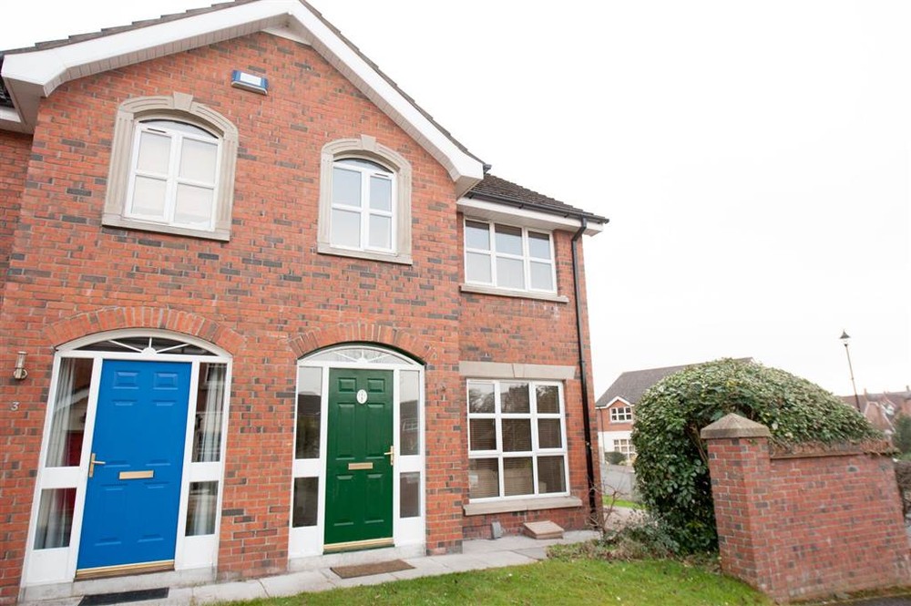 Properties for Rent in Holywood