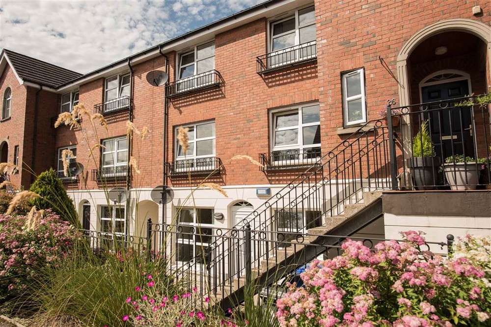 Properties for Rent in Holywood