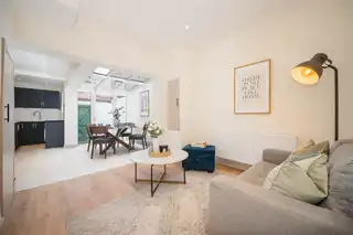6 Sandhurst DriveImage 4
