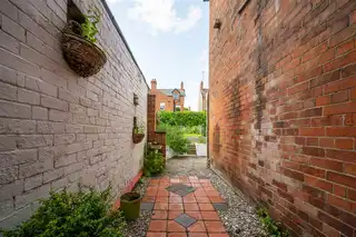 Apt 1, 59 Marlborough Park NorthImage 17