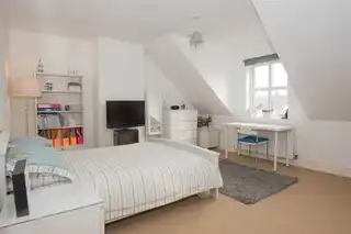 3 Meadow ViewImage 10