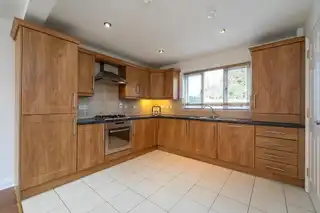 6 Downshire HallImage 6