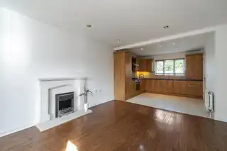 6 Downshire HallImage 4