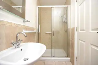 2 Downshire HallImage 12