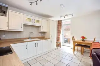 2 Downshire HallImage 7