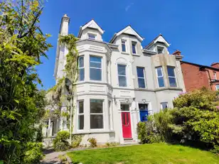 Image 1 for 166 Upper Newtownards Road