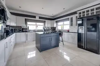 8 Sersons RoadImage 10