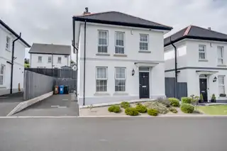 Image 1 for 44 Farm Lodge Lane