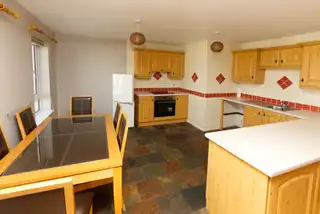 4 Dormans Court, Railway StreetImage 2