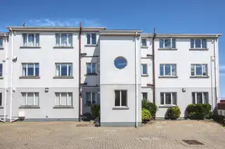 Image 1 for 4 Dormans Court, Railway Street