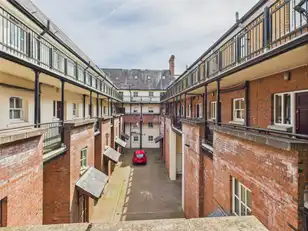 32 Rossmore ApartmentsImage 3