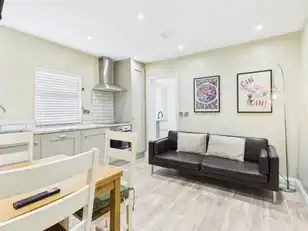 Flat 1, 31 Eglantine AvenueImage 4