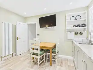 Flat 1, 31 Eglantine AvenueImage 6
