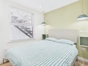 Flat 1, 31 Eglantine AvenueImage 3