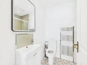 Flat 1, 31 Eglantine AvenueImage 7