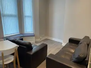 Flat 3 89 Fitzroy AvenueImage 3