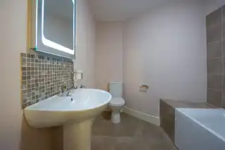 56 Rossmore DriveImage 18