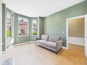 204 Ravenhill AvenueImage 2