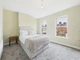 204 Ravenhill AvenueImage 14