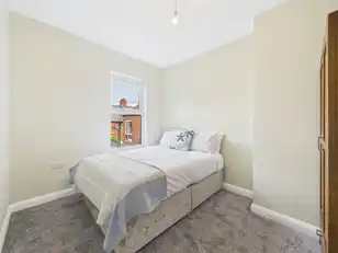 204 Ravenhill AvenueImage 15