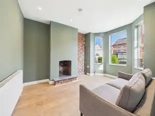 204 Ravenhill AvenueImage 3
