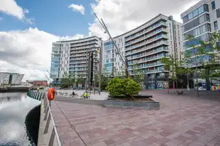Image 1 for Queen's Road