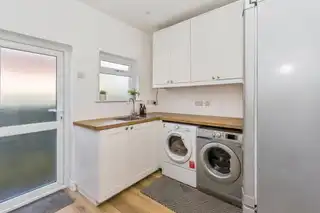 19 Cherrymount ParkImage 16