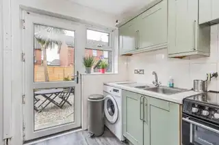 23 Manor ParkImage 9