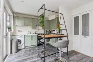 23 Manor ParkImage 7