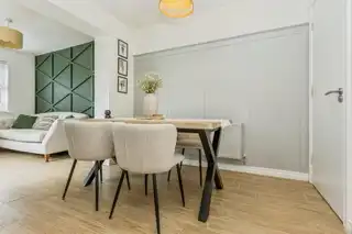 139 Linen CrescentImage 11