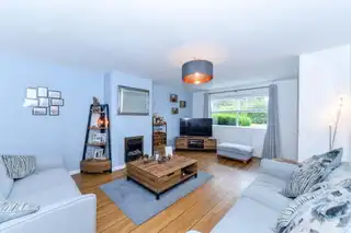 11 Hawthorne DriveImage 2