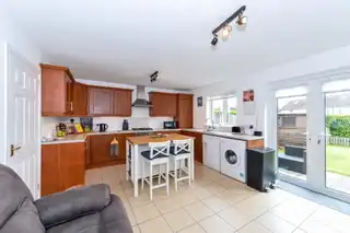 11 Hawthorne DriveImage 6