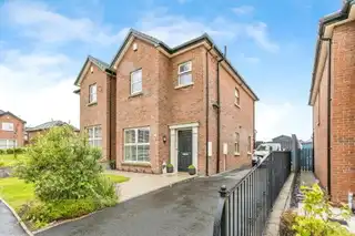 Image 1 for 2 Helens Wood Place