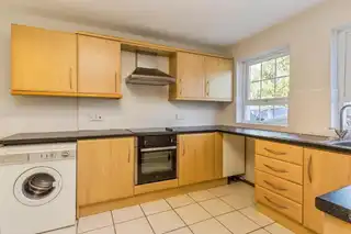 24 Regency SquareImage 9