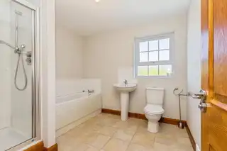 24 Regency SquareImage 17
