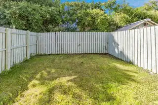 24 Regency SquareImage 18