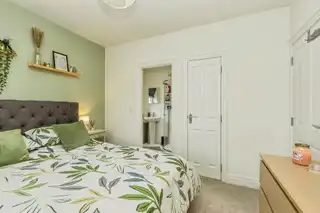 17 Helens Wood WayImage 14