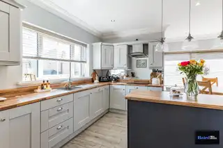 28 Bramley MeadowsImage 14