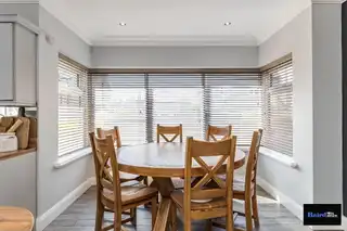 28 Bramley MeadowsImage 12