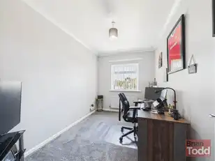 16 Windsor HeightsImage 10